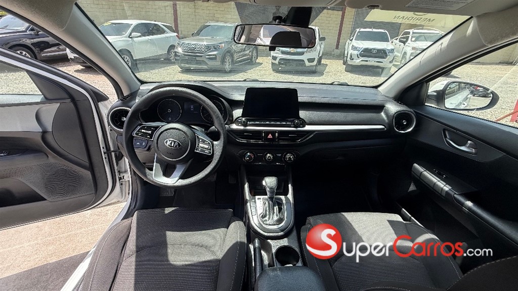 2020 Kia Forte LXS — foto 8 / 11