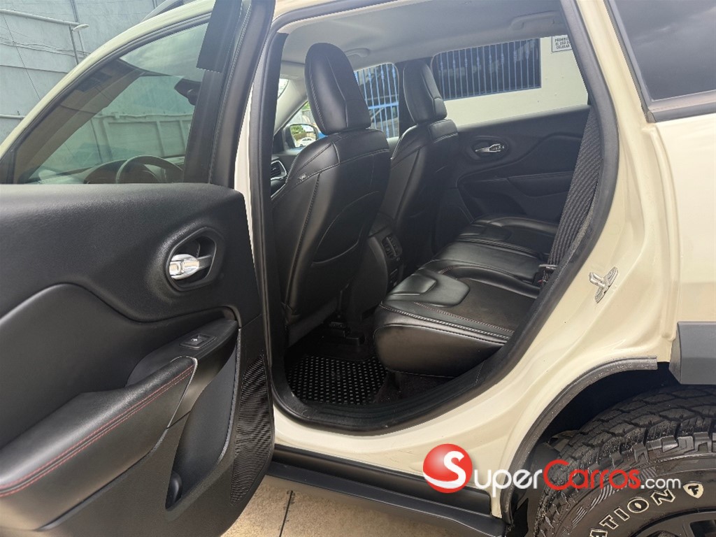 2019 Jeep Cherokee Trailhawk — foto 7 / 10