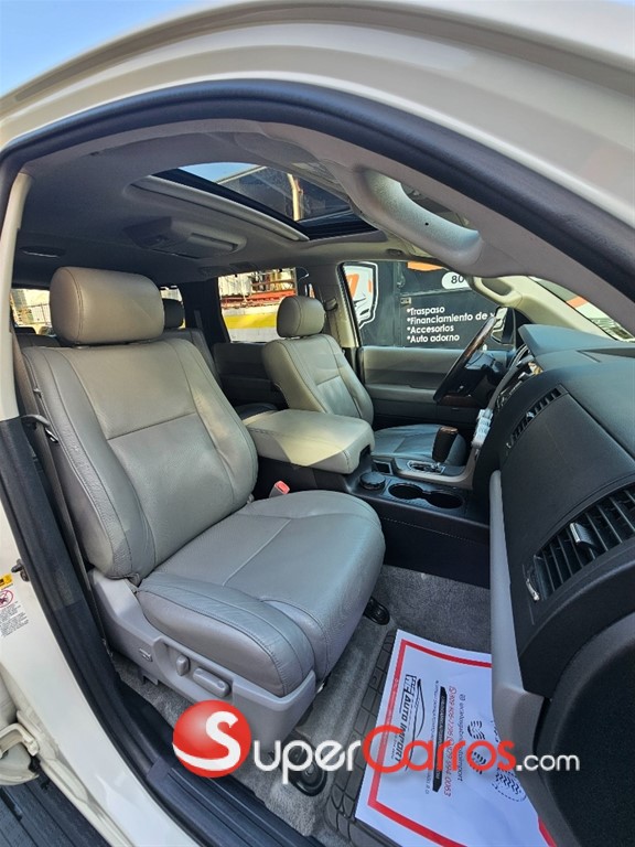 2010 Toyota Sequoia Platinium — foto 7 / 10