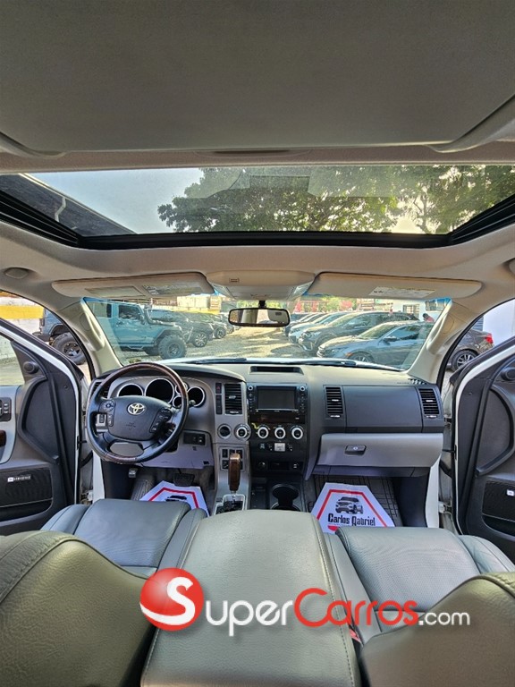 2010 Toyota Sequoia Platinium — foto 8 / 10