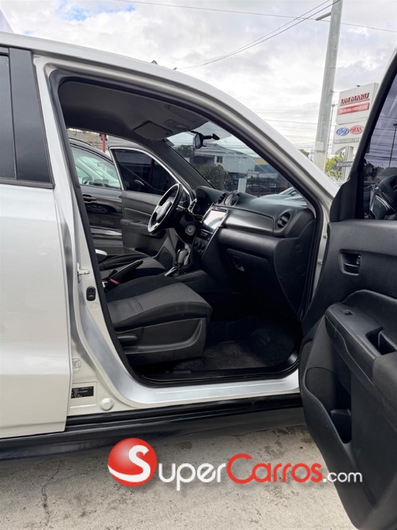 2020 Suzuki Vitara GL — foto 8 / 10