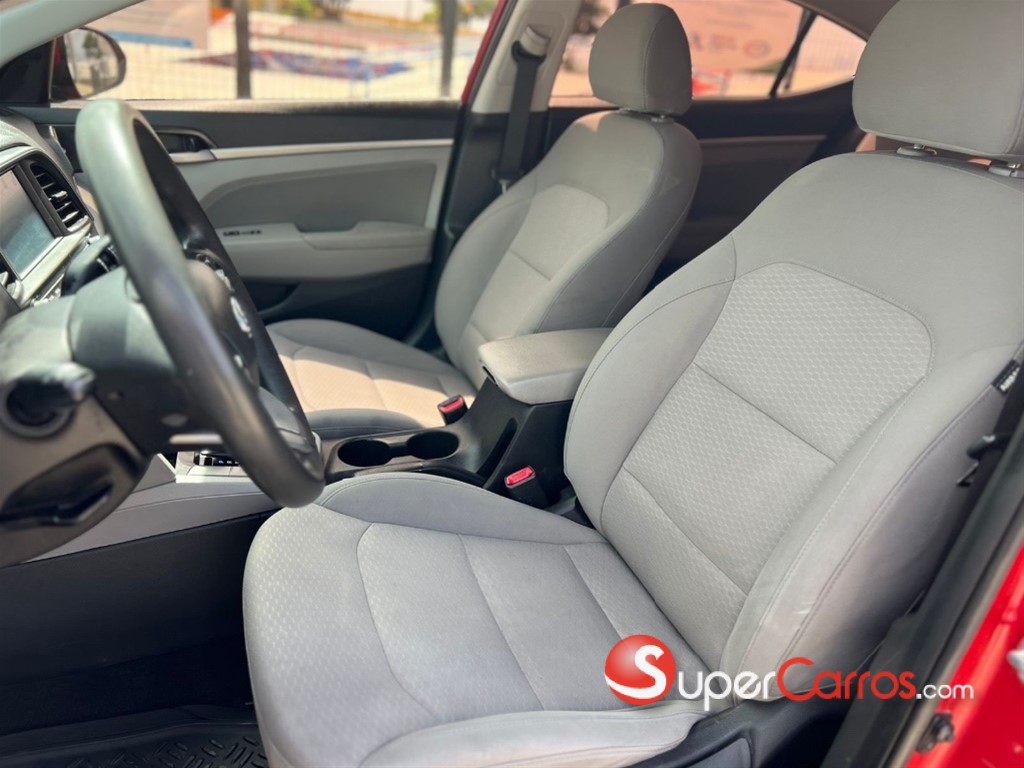 2020 Hyundai Elantra SEL — foto 8 / 12