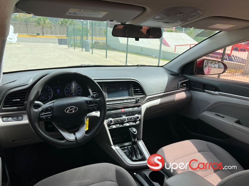 2020 Hyundai Elantra SEL — foto 9 / 12