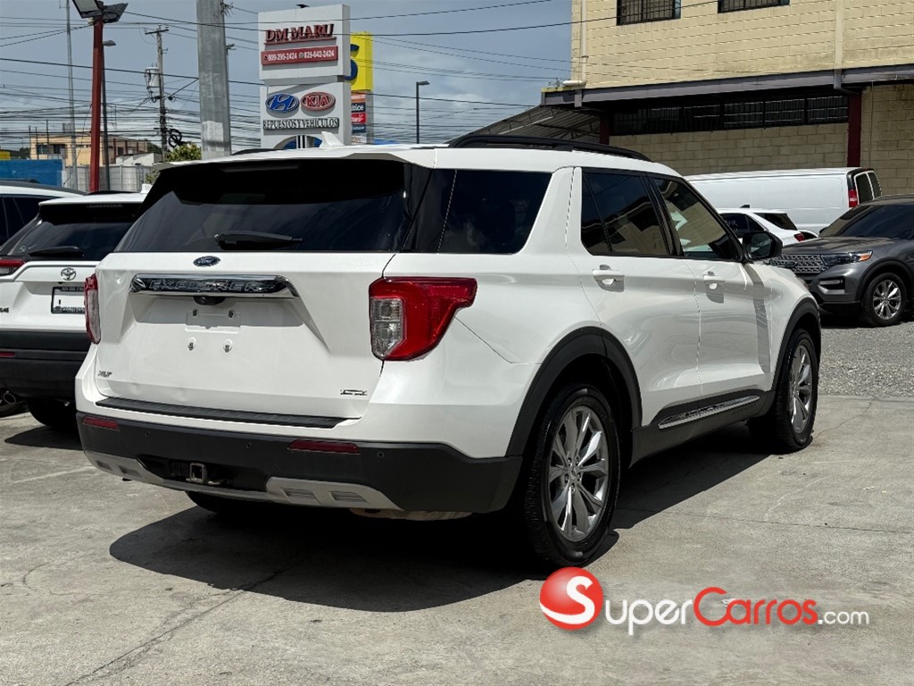 2020 Ford Explorer XLT 4WD — foto 6 / 10