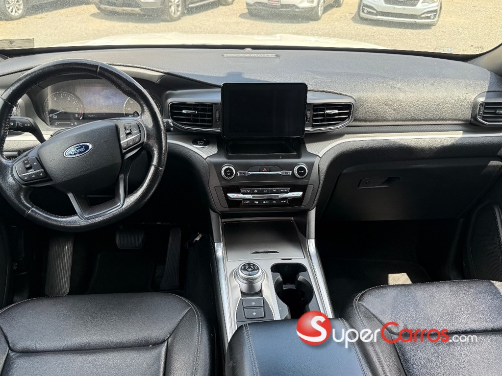 2020 Ford Explorer XLT 4WD — foto 8 / 10