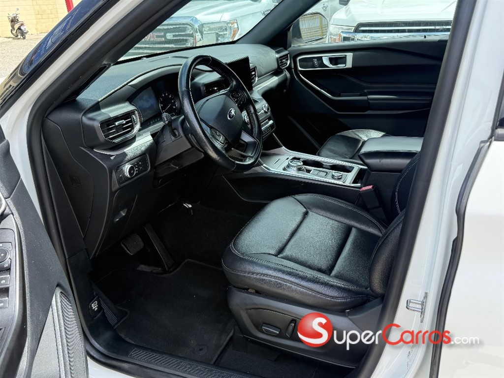 2020 Ford Explorer XLT 4WD — foto 9 / 10