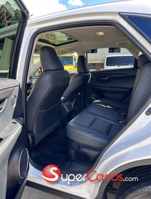 2019 Lexus NX 300 — foto 8 / 10