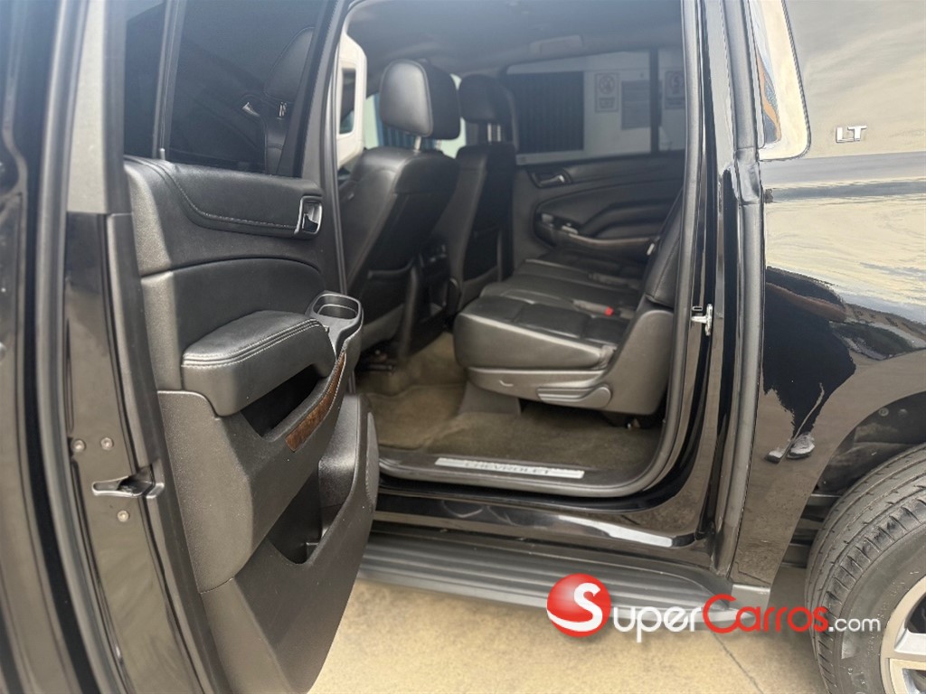 2016 Chevrolet Suburban LT — foto 7 / 10