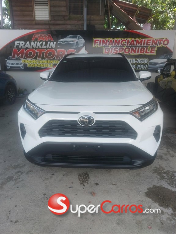 2020 Toyota RAV4 XLE — foto 4 / 8