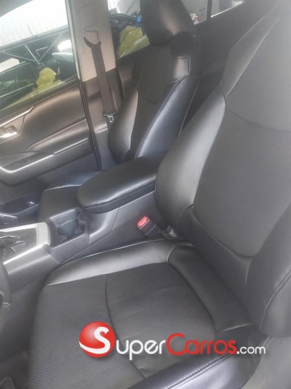 2020 Toyota RAV4 XLE — foto 7 / 8