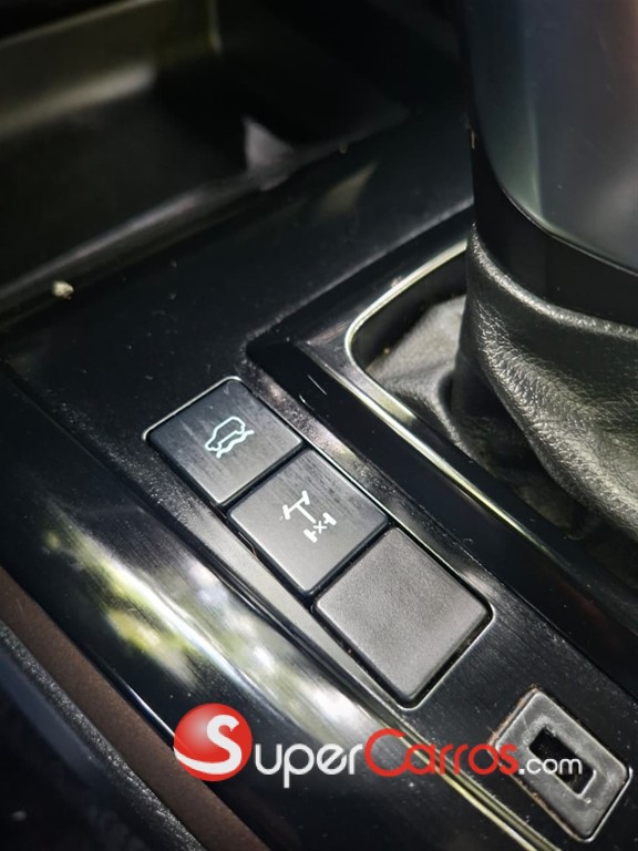 2025 Isuzu DMAX LSE — foto 8 / 10