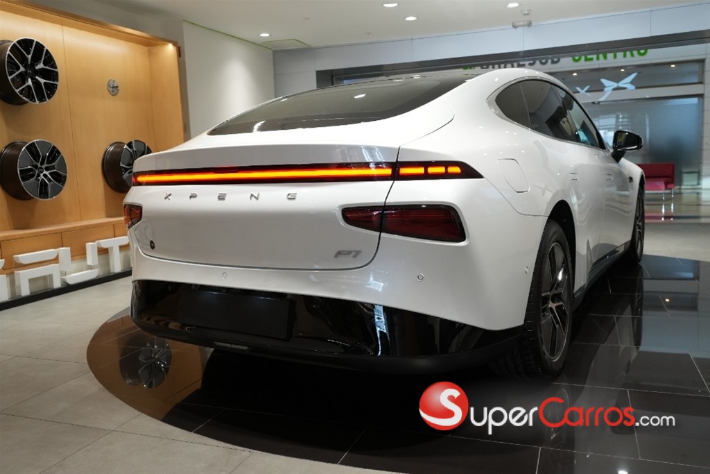 2024 Xpeng P7i RWD Long Range — foto 4 / 9