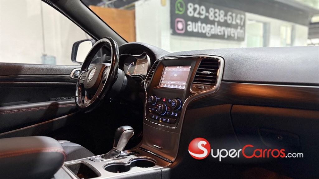 2021 Jeep Grand Cherokee Laredo 4x4 — foto 9 / 11
