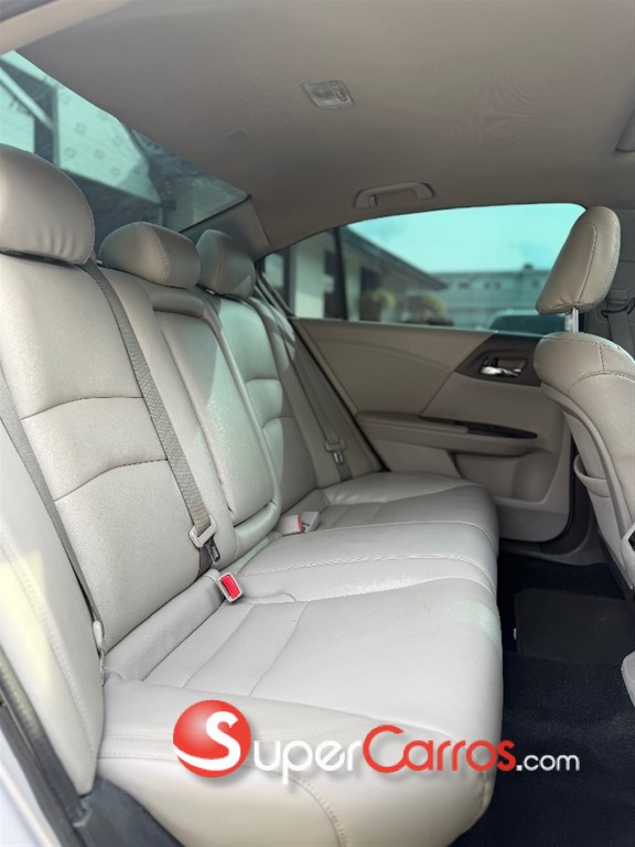 2013 Honda Accord EX — foto 9 / 11
