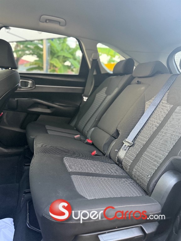2021 Kia Sorento LX — foto 8 / 11