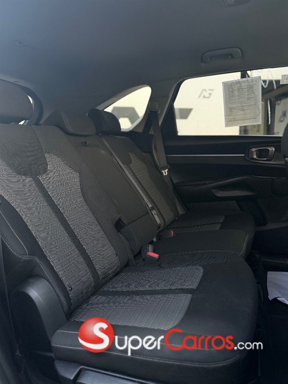 2021 Kia Sorento LX — foto 9 / 11