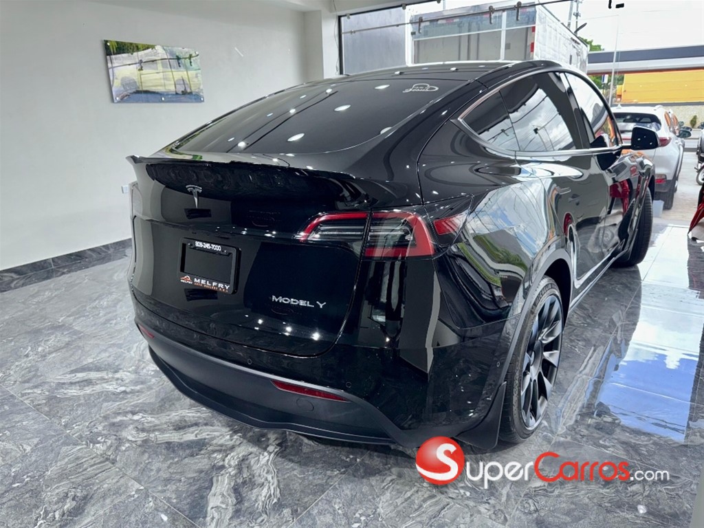 2022 Tesla Model Y — foto 8 / 12