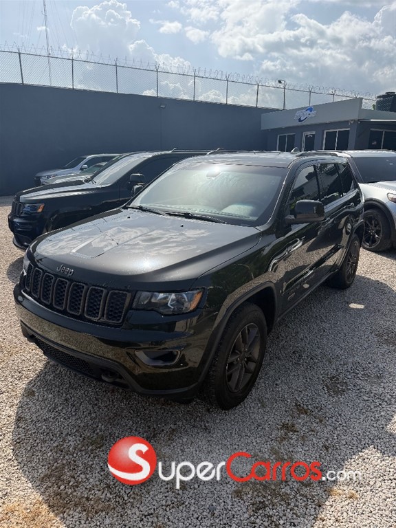 2016 Jeep Grand Cherokee ANIVERSARY EDITION — foto 2 / 8