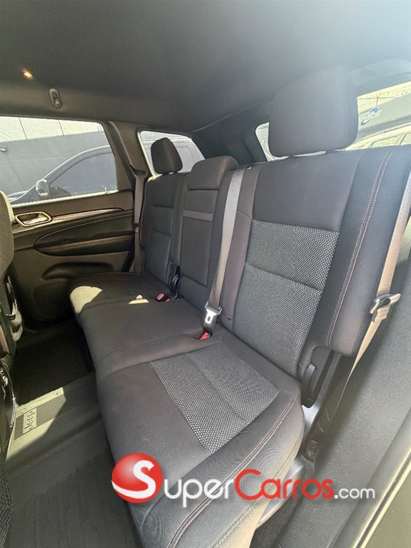 2016 Jeep Grand Cherokee ANIVERSARY EDITION — foto 5 / 8