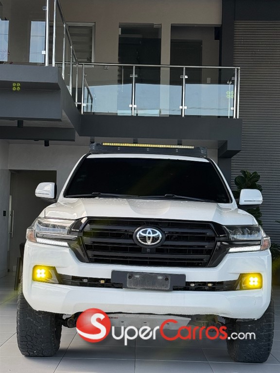 2010 Toyota Land Cruiser VXR — foto 2 / 11