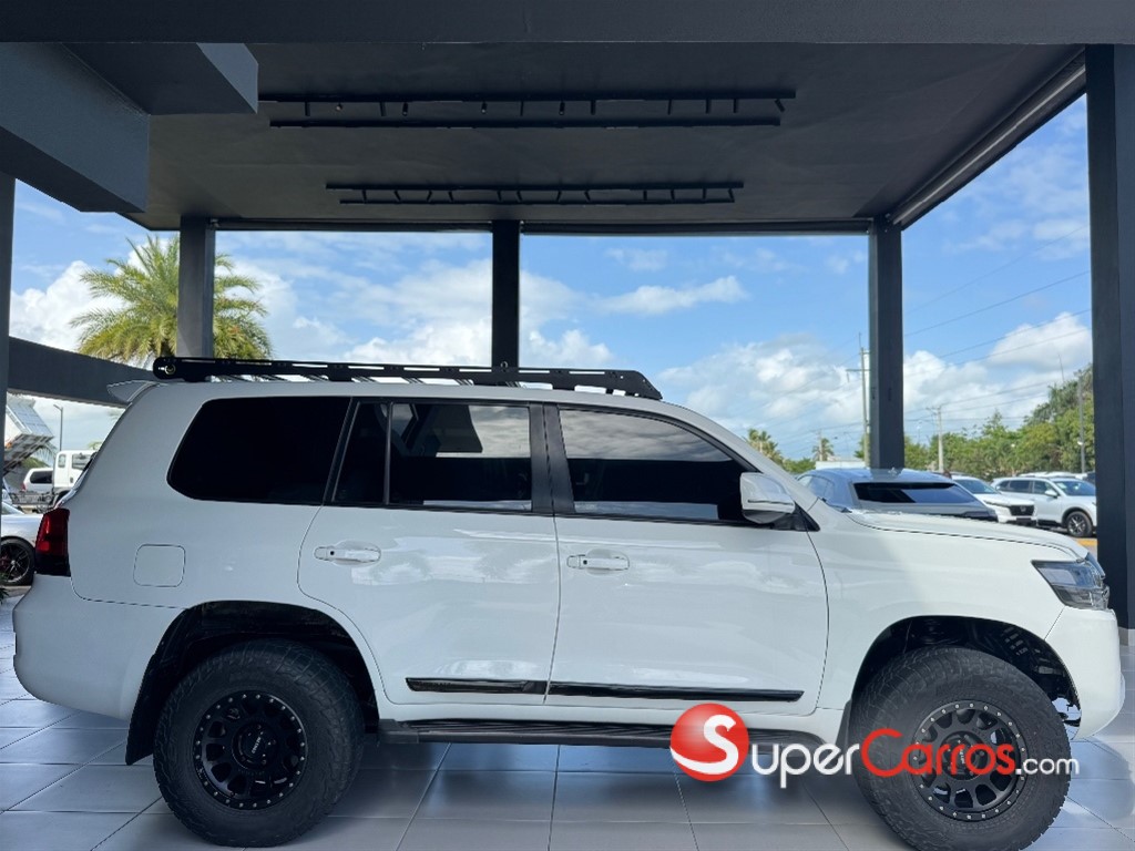 2010 Toyota Land Cruiser VXR — foto 3 / 11