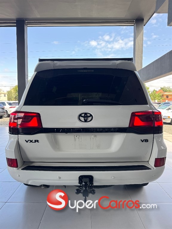 2010 Toyota Land Cruiser VXR — foto 4 / 11