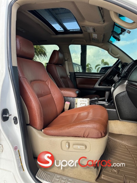 2010 Toyota Land Cruiser VXR — foto 5 / 11