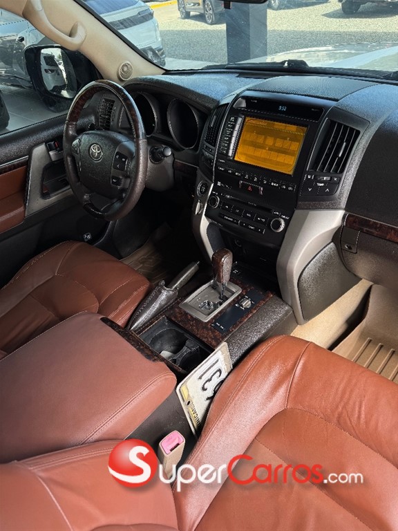 2010 Toyota Land Cruiser VXR — foto 6 / 11