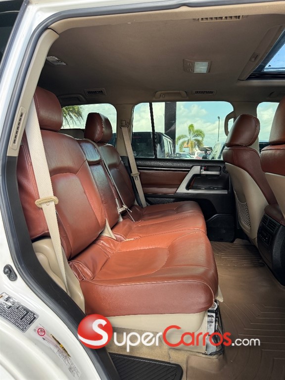 2010 Toyota Land Cruiser VXR — foto 7 / 11