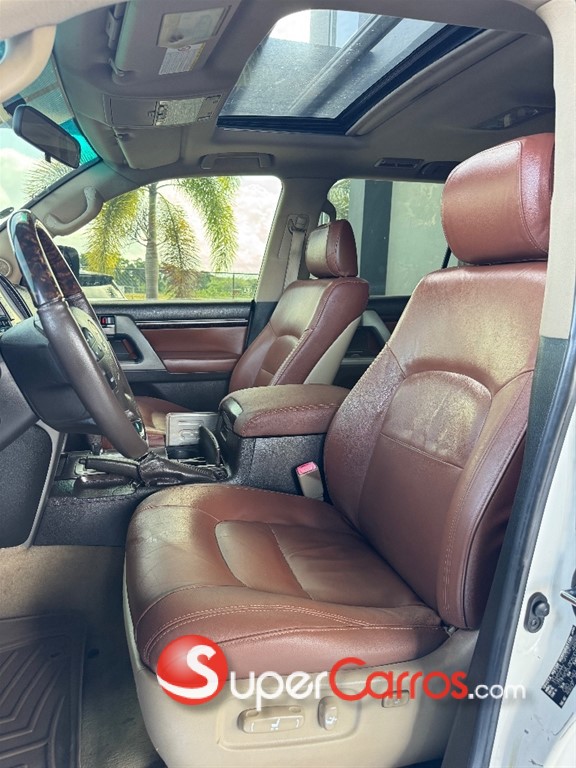 2010 Toyota Land Cruiser VXR — foto 11 / 11