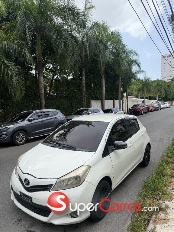 2012 Toyota VITZ