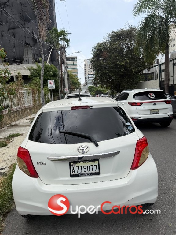 2012 Toyota VITZ — foto 3 / 7