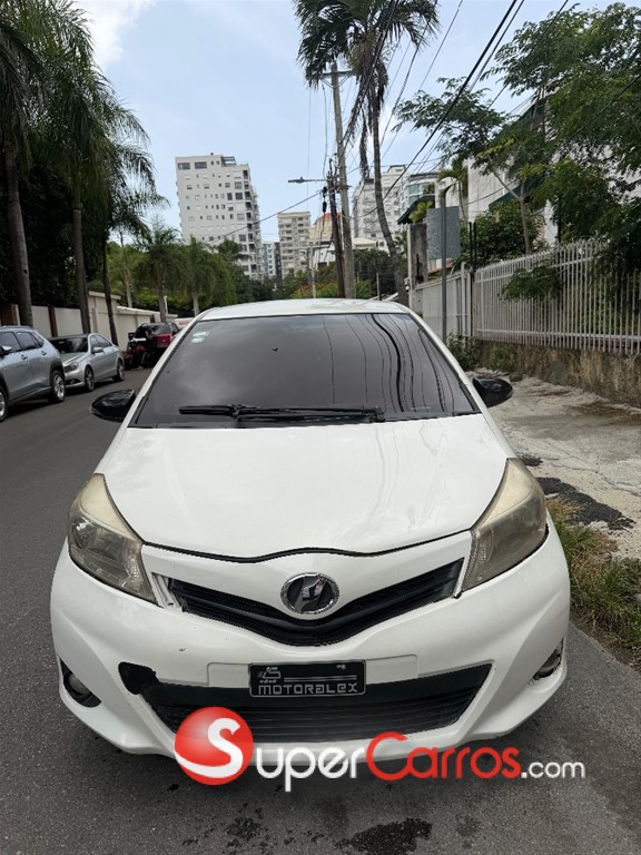 2012 Toyota VITZ — foto 4 / 7