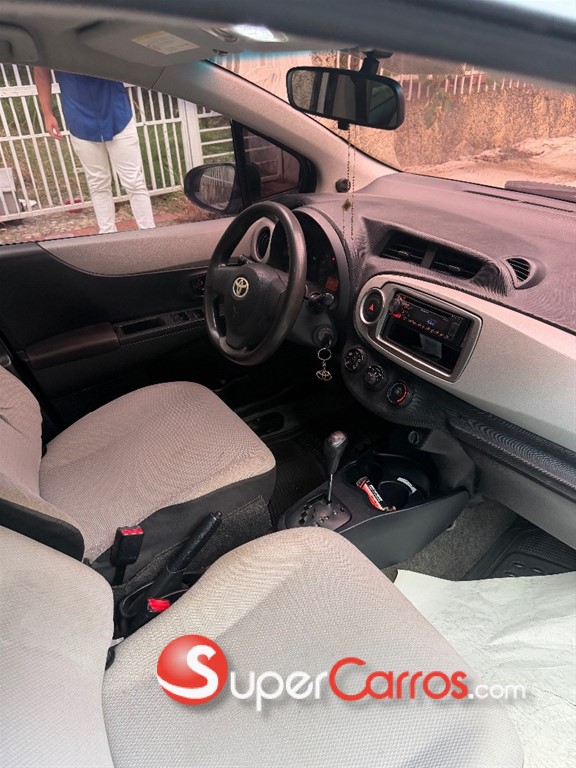 2012 Toyota VITZ — foto 6 / 7