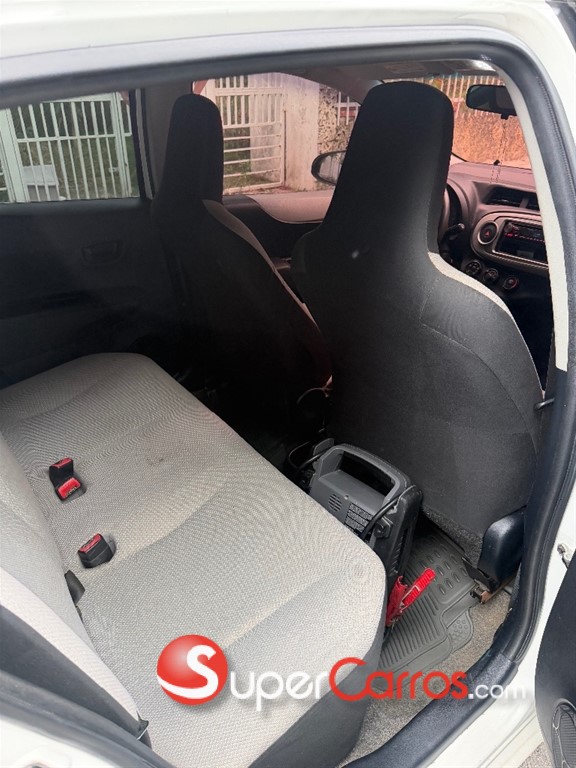 2012 Toyota VITZ — foto 7 / 7