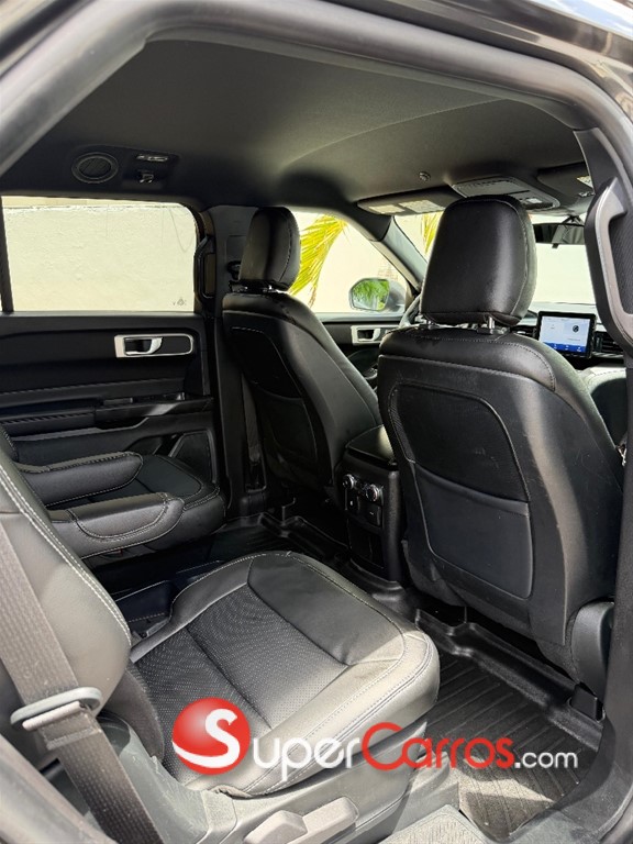 2020 Ford Explorer XLT 4WD — foto 8 / 10