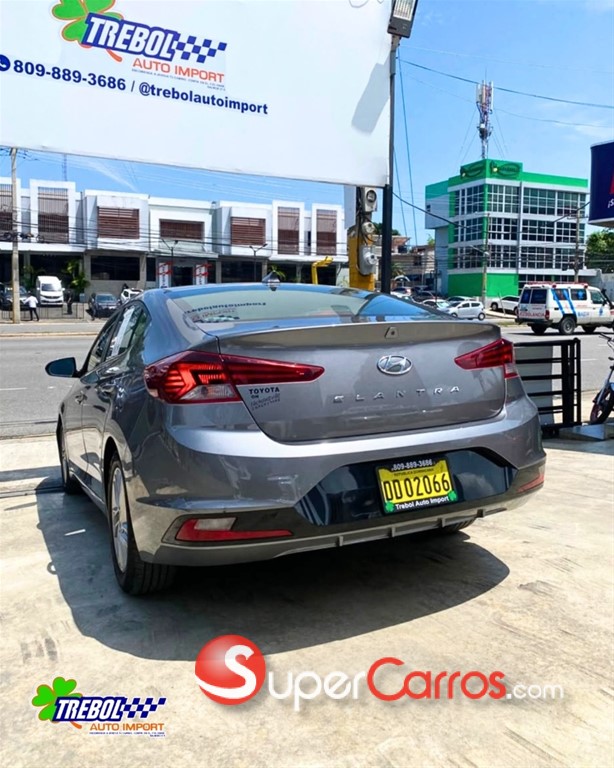 2020 Hyundai Elantra SEL — foto 3 / 9