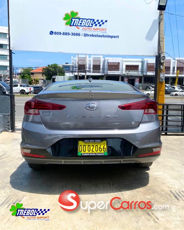 2020 Hyundai Elantra SEL — foto 4 / 9