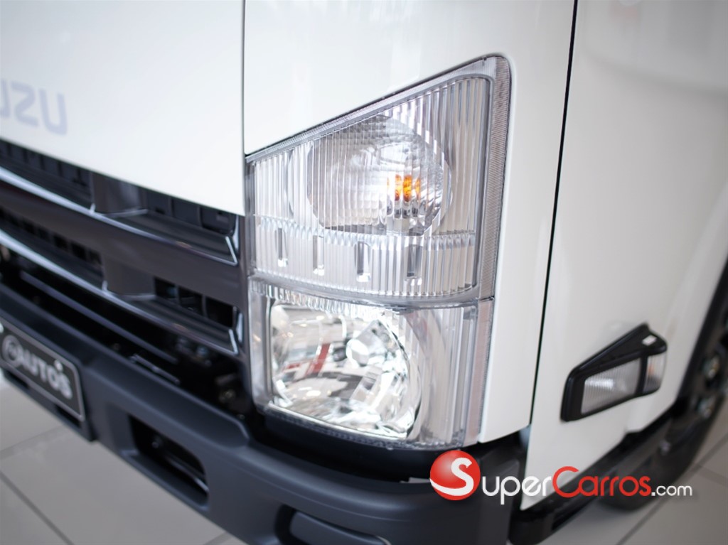 2026 Isuzu QMR 12 Pies — foto 2 / 9