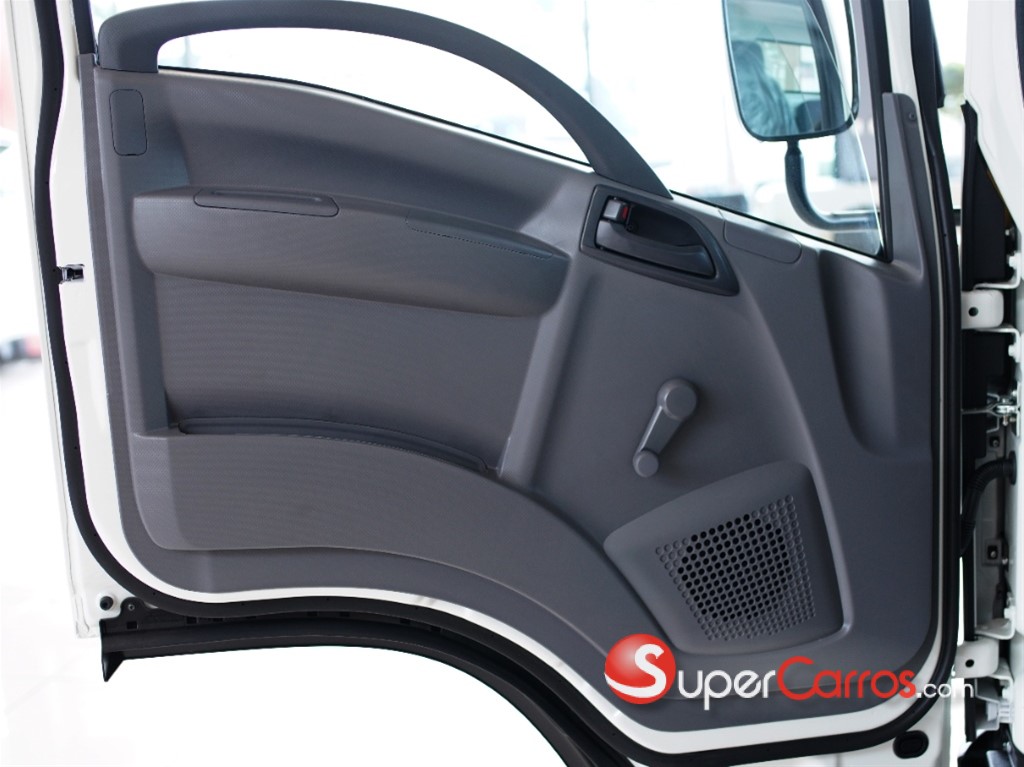 2026 Isuzu QMR 12 Pies — foto 8 / 9