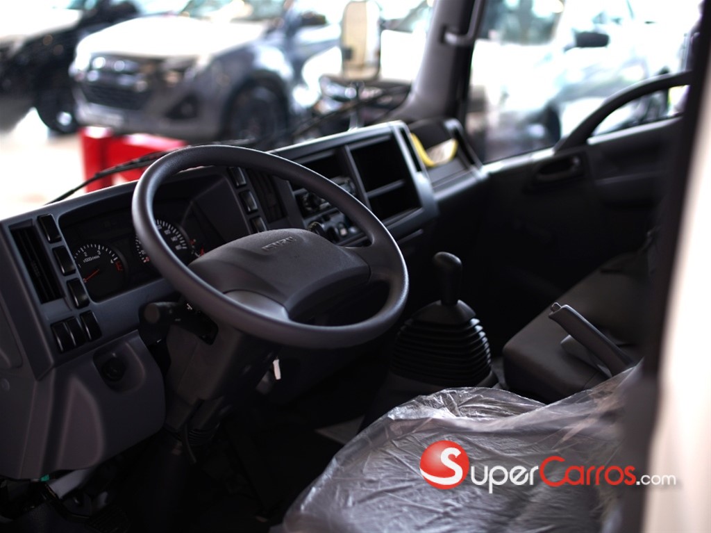 2026 Isuzu QMR 12 Pies — foto 9 / 9
