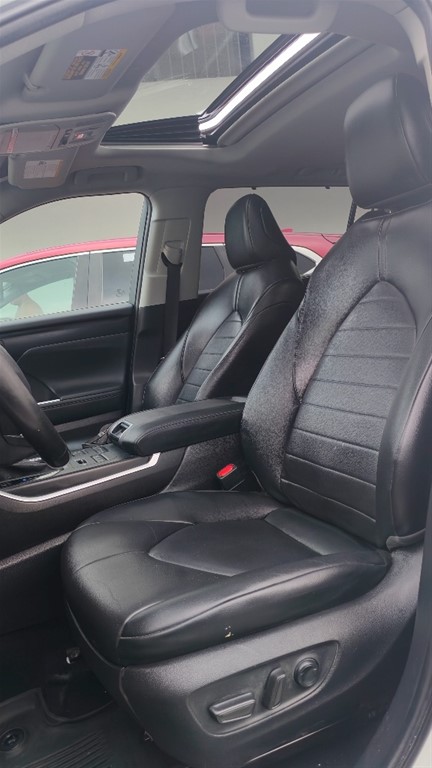 2022 Toyota Highlander XLE — foto 4 / 12