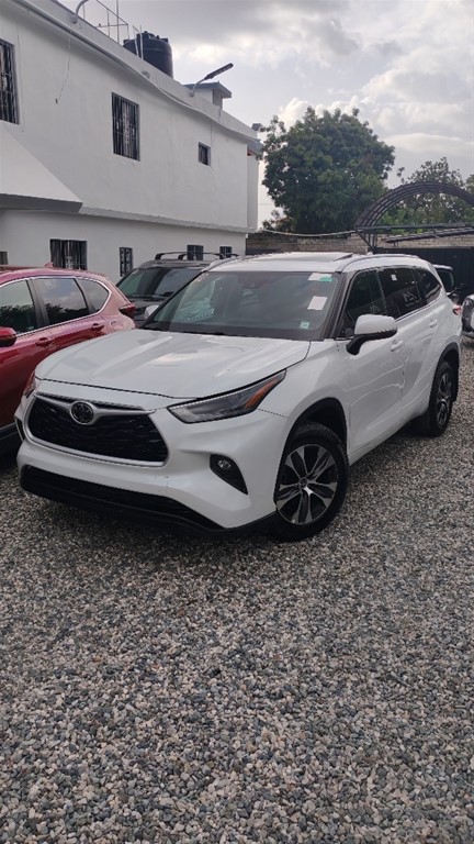 2022 Toyota Highlander XLE — foto 7 / 12
