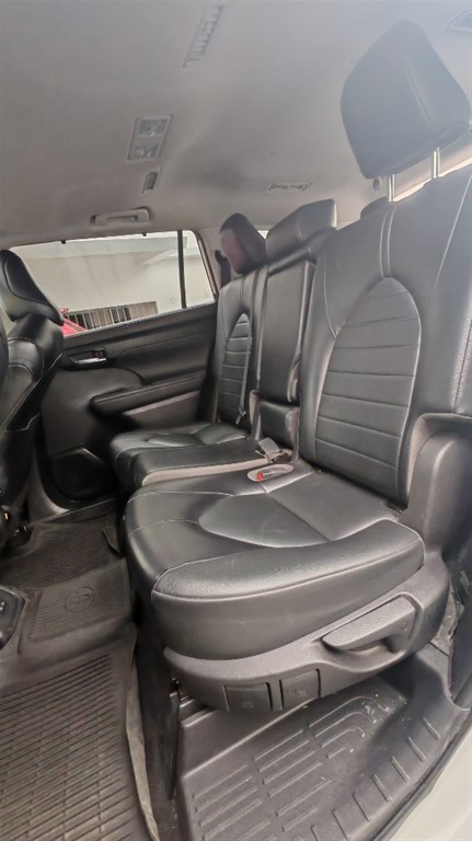 2022 Toyota Highlander XLE — foto 10 / 12