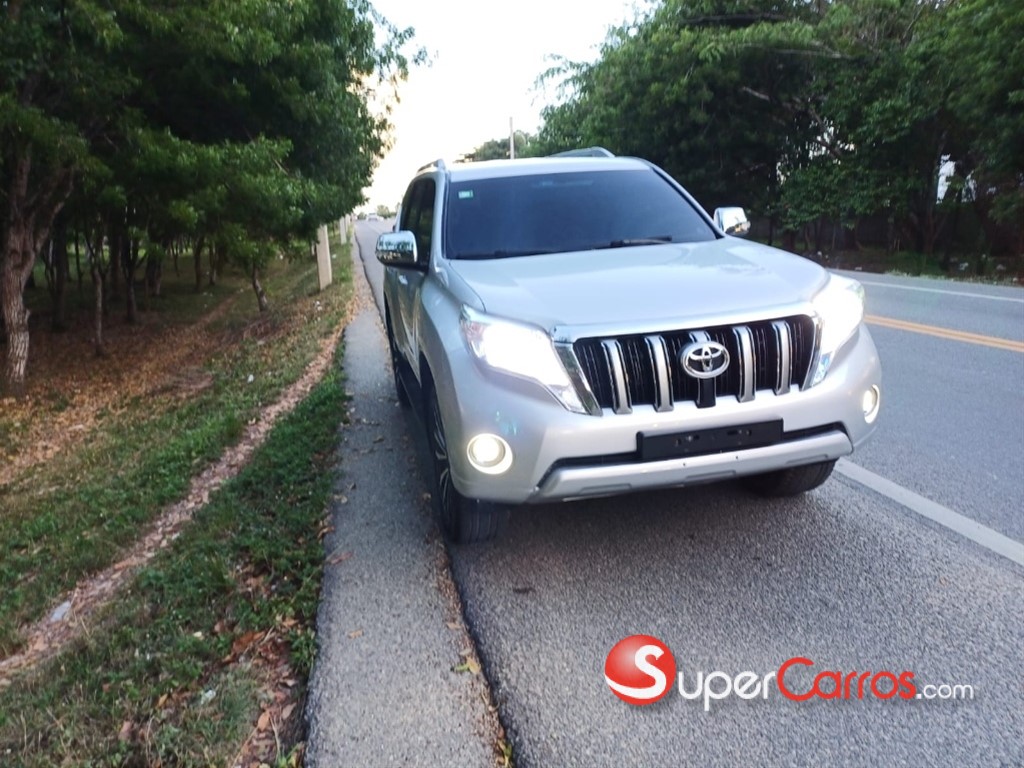 2017 Toyota Land Cruiser Prado TXL — foto 8 / 10