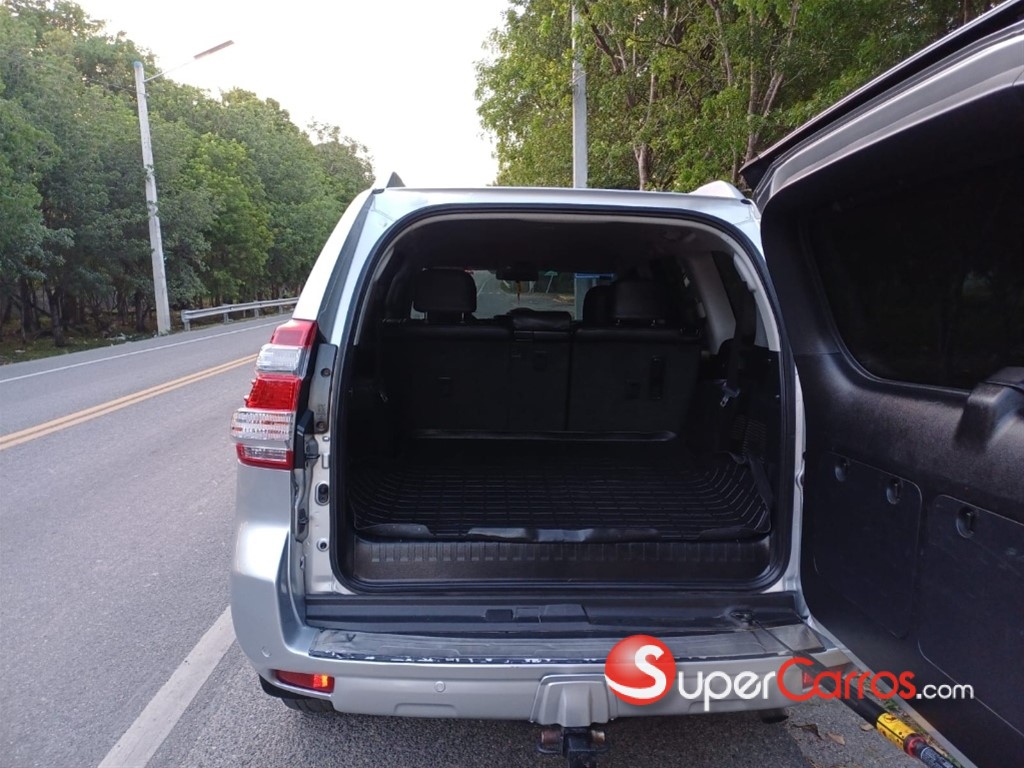 2017 Toyota Land Cruiser Prado TXL — foto 9 / 10