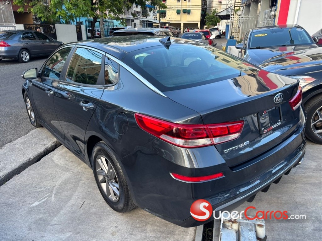 2020 Kia Optima FE — foto 3 / 9