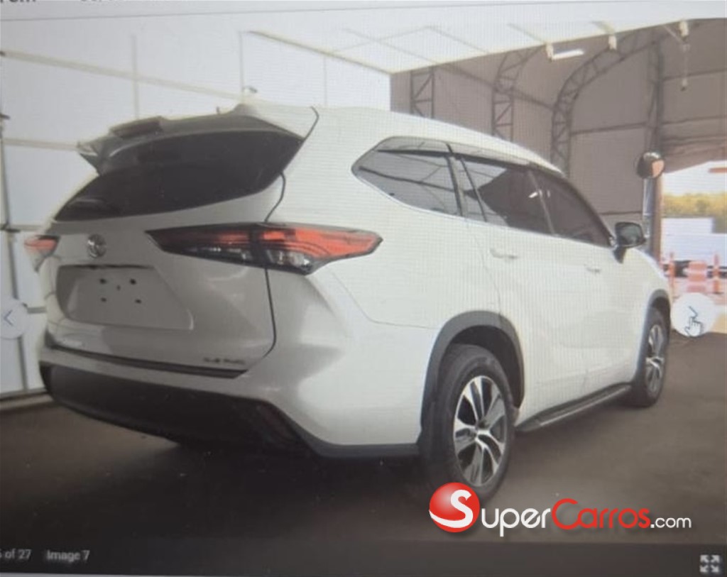 2022 Toyota Highlander Hybrid XLE — foto 5 / 9