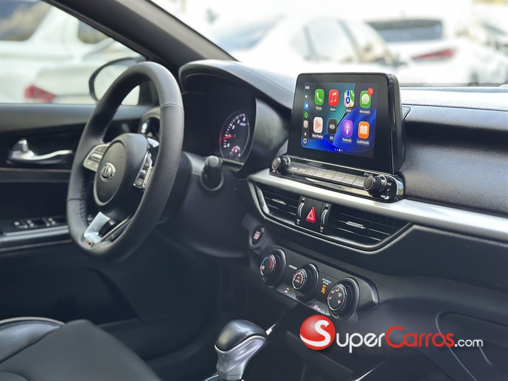 2020 Kia Forte GT Line — foto 8 / 12