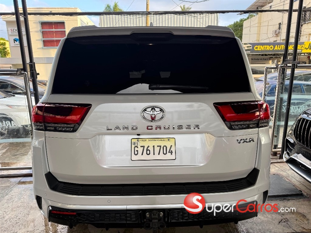 2025 Toyota Land Cruiser VXR — foto 4 / 12